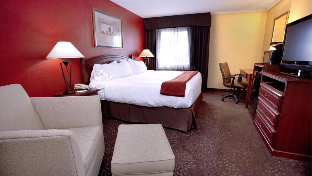 Standard King Room interior